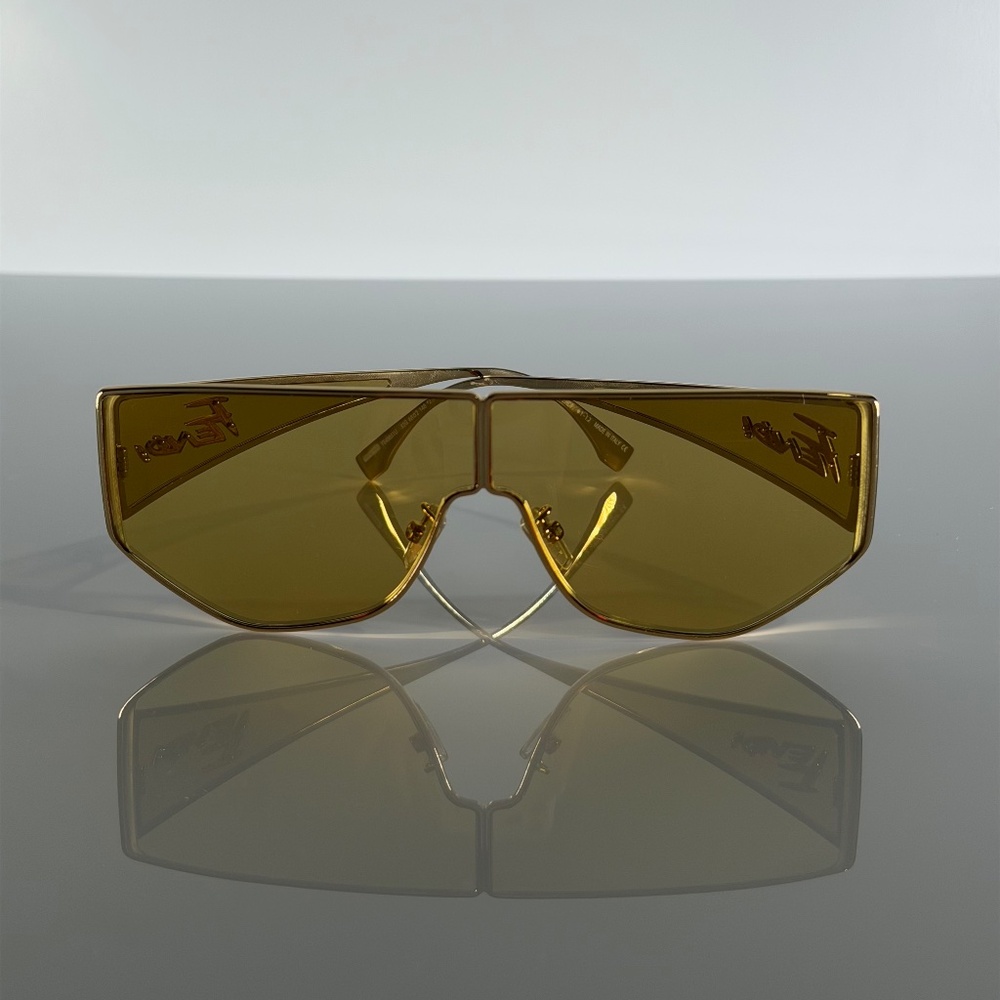 Fendi FE40051U Shield Sunglasses Gold Yellow Lens Oversized